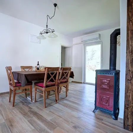 Apartma Hci Planin شقة